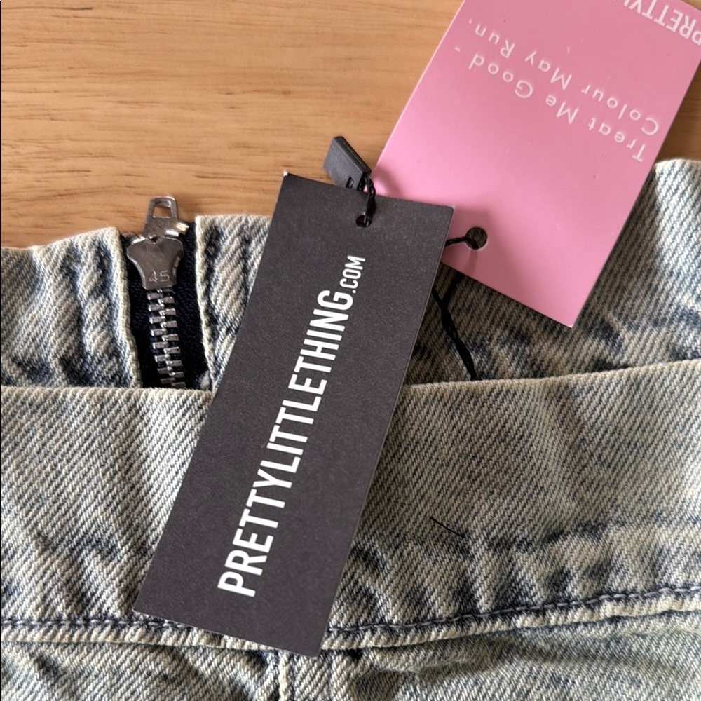 PrettyLittleThing Light Blue Denim Mini Skirt - Picture 3 of 4